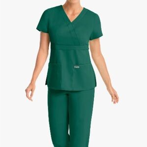 Green Women's Scrub Set / Greys Anatomy / S Top XS Bottom / Scrubs